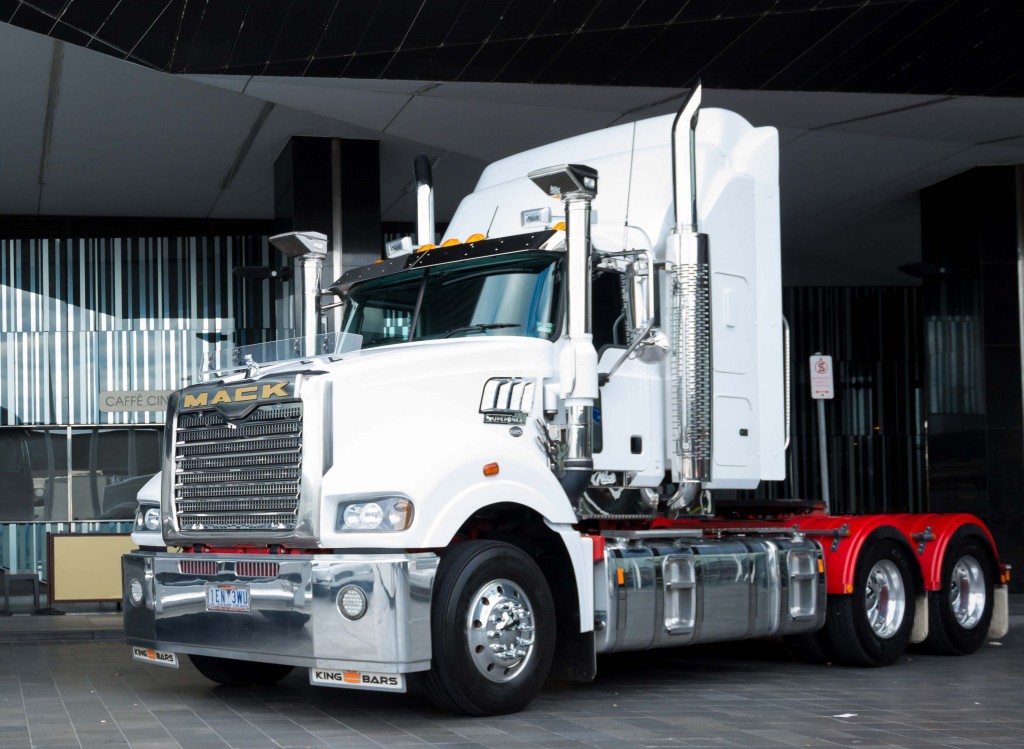 mack-announces-new-60-inch-sleeper-and-safety-package-truck-bus-news