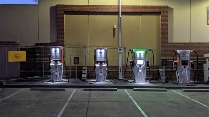 Electric vehicle charging station lr