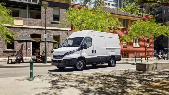 IVECO DAILY 35S VAN 12 Cube City landscape 2 LR
