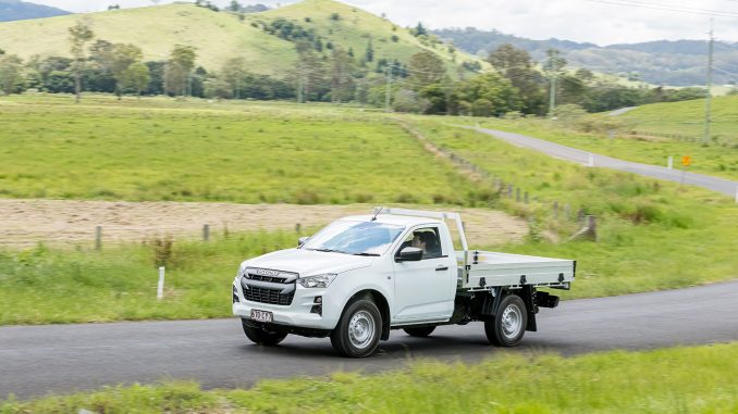 22MY Isuzu D-MAX 4x2 SX Single Cab Chassis Mineral White_Lo res 7